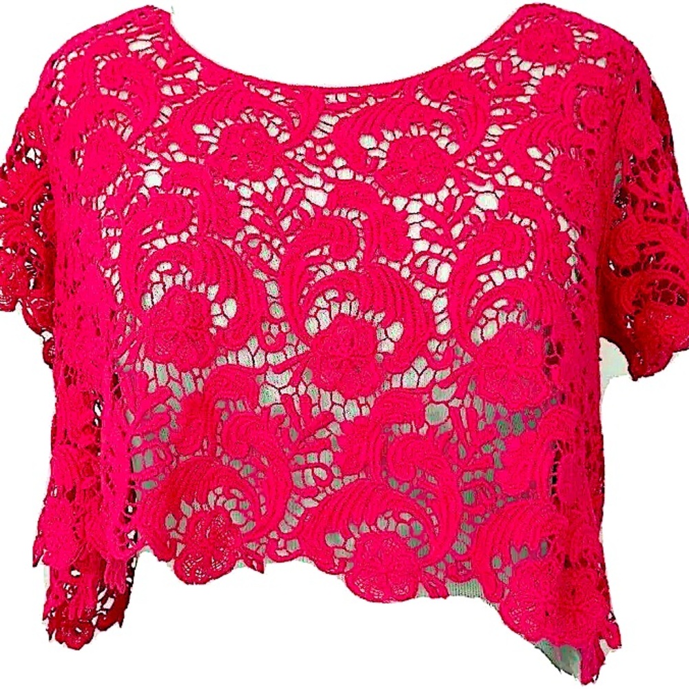 NWT hot pink Torrid crocheted crop top